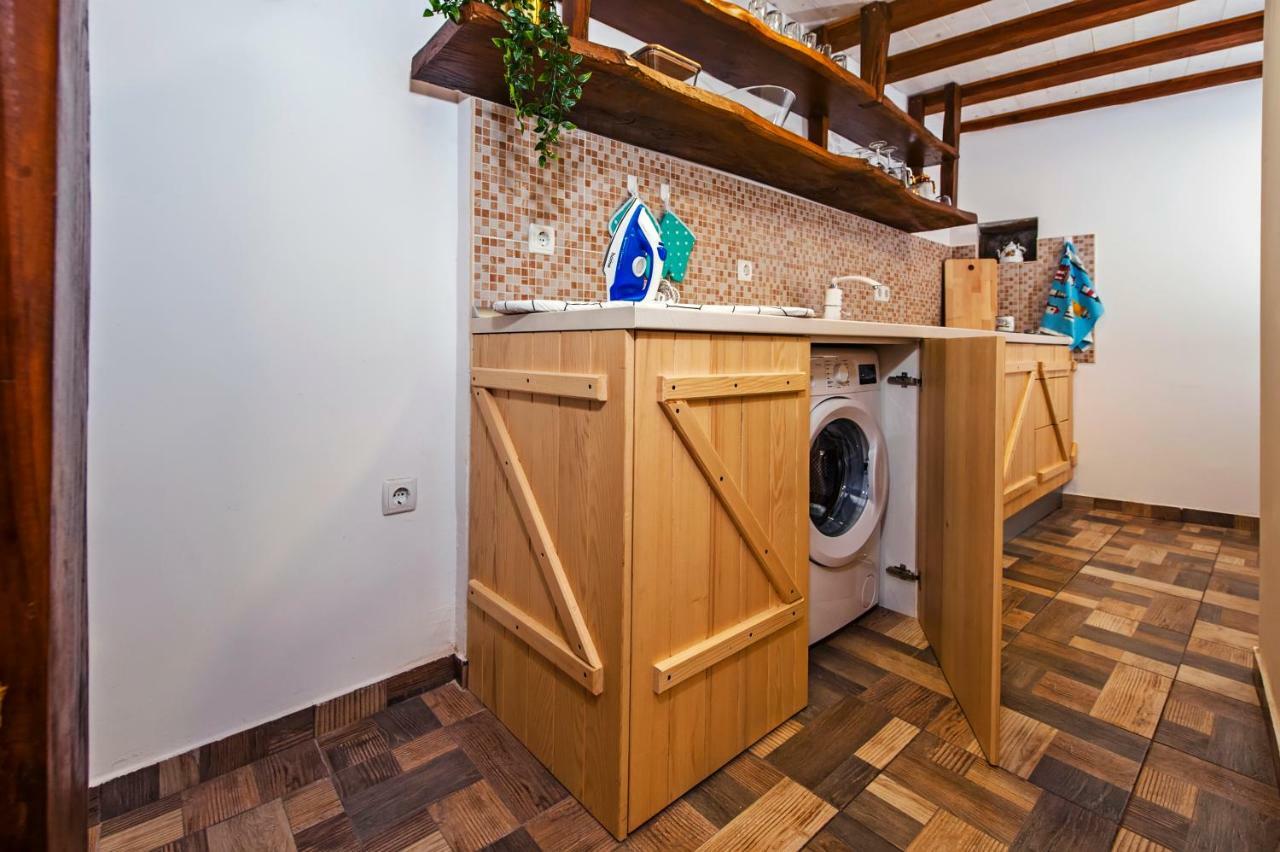 Joseph'S Yard Apartment โรวีน ภายนอก รูปภาพ