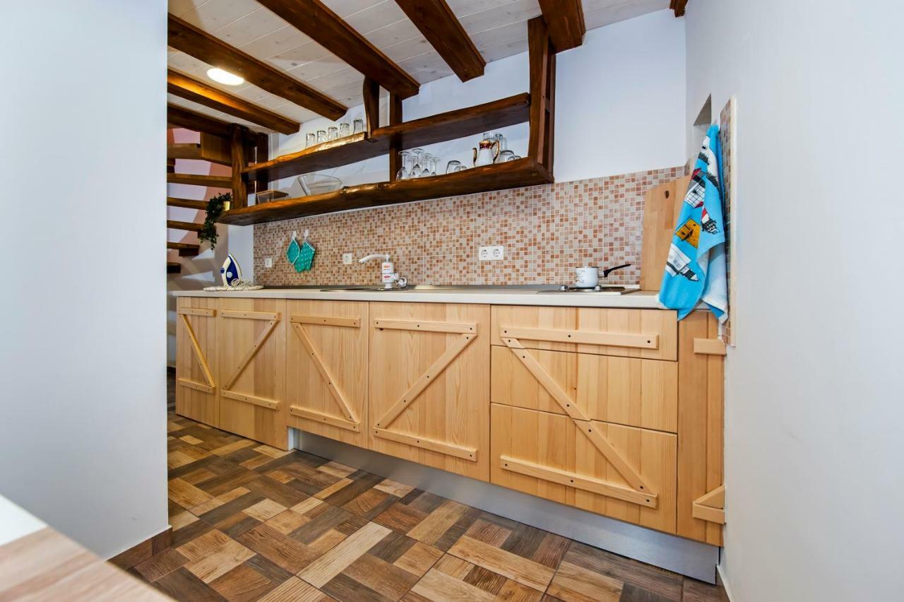 Joseph'S Yard Apartment โรวีน ภายนอก รูปภาพ